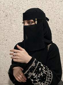 1件女款時尚素色羽毛吊墜面紗，舒適頭巾，防曬多功能穆斯林希賈布、面紗、頭巾；適合日常出行 - 黑色B - 查看 13