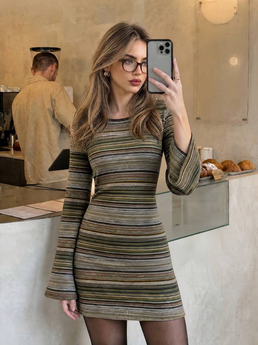 Women's Autumn Retro Y2K Horizontal Striped Round Neck Flared Long Sleeve Short Dress, Suitable For Dating, Commuting, Dating, Christmas - Green - View 1