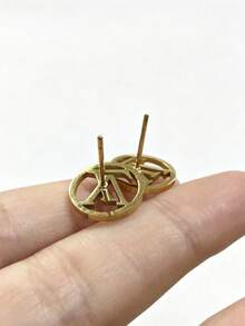 2 buah Anting Huruf Klasik Baru yang Berlebihan, Anting Wanita Desain Berongga Modis - Anting CC yang stylish dan serbaguna - View 1