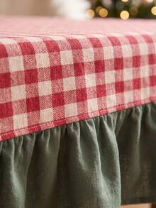 1pc Red And White Plaid Patchwork Green Hem Tablecloth, Country Pastoral Style Fabric Material, Rectangular Red And White Plaid Tabletop With Green Ruffle Edge Hem Patchwork Decoration, Beautify And Protect Tabletop Function, Holiday Dining Tablecloth Suitable For Christmas And Winter Holiday Home Decor Scenes - Green - View 3