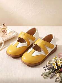 1 Pair White & Yellow Colorblock Patchwork PU Material Round Toe Low-Top Hook & Loop Flat Retro Mary Jane Shoes For Girls, Suitable For Daily Wear And Pastoral Style Outfits - Yellow - View 1