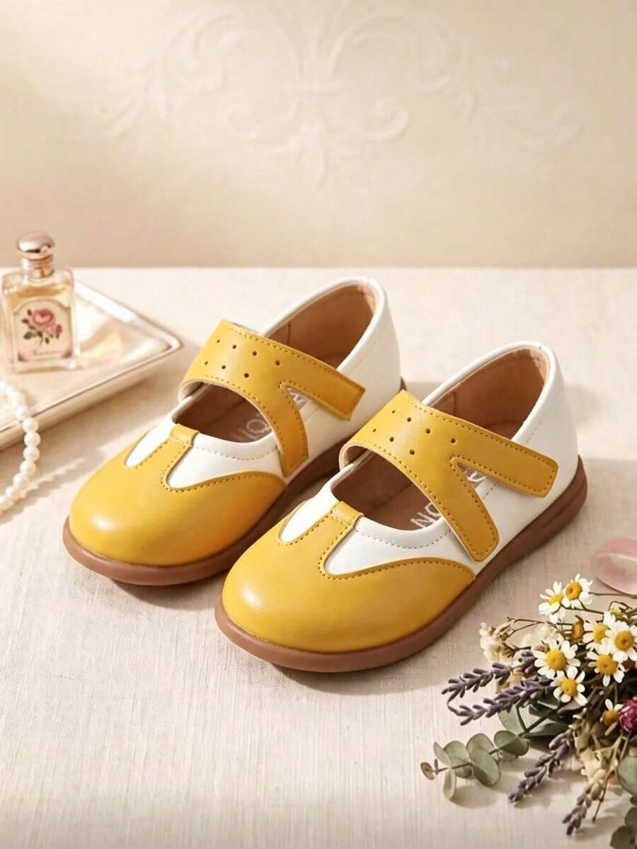 1 Pair White & Yellow Colorblock Patchwork PU Material Round Toe Low-Top Hook & Loop Flat Retro Mary Jane Shoes For Girls, Suitable For Daily Wear And Pastoral Style Outfits - Yellow - View 1