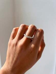 1pc Fashion Minimalist Curved Ring, Suitable For Women's Daily Wear And Party Accessories, Vintage Elegant Jewelry Gift - Silver - View 6