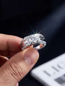1 buah Cincin Moissanite, Dipoles, 1CT, 4-Prong, Cincin Pria, Hadiah Sempurna untuk Pria di Hari Ulang Tahun dan Hari Jadi - Perak - View 3