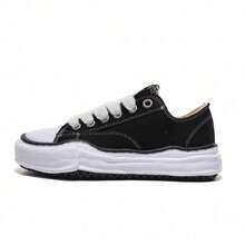 6529 Black and White
