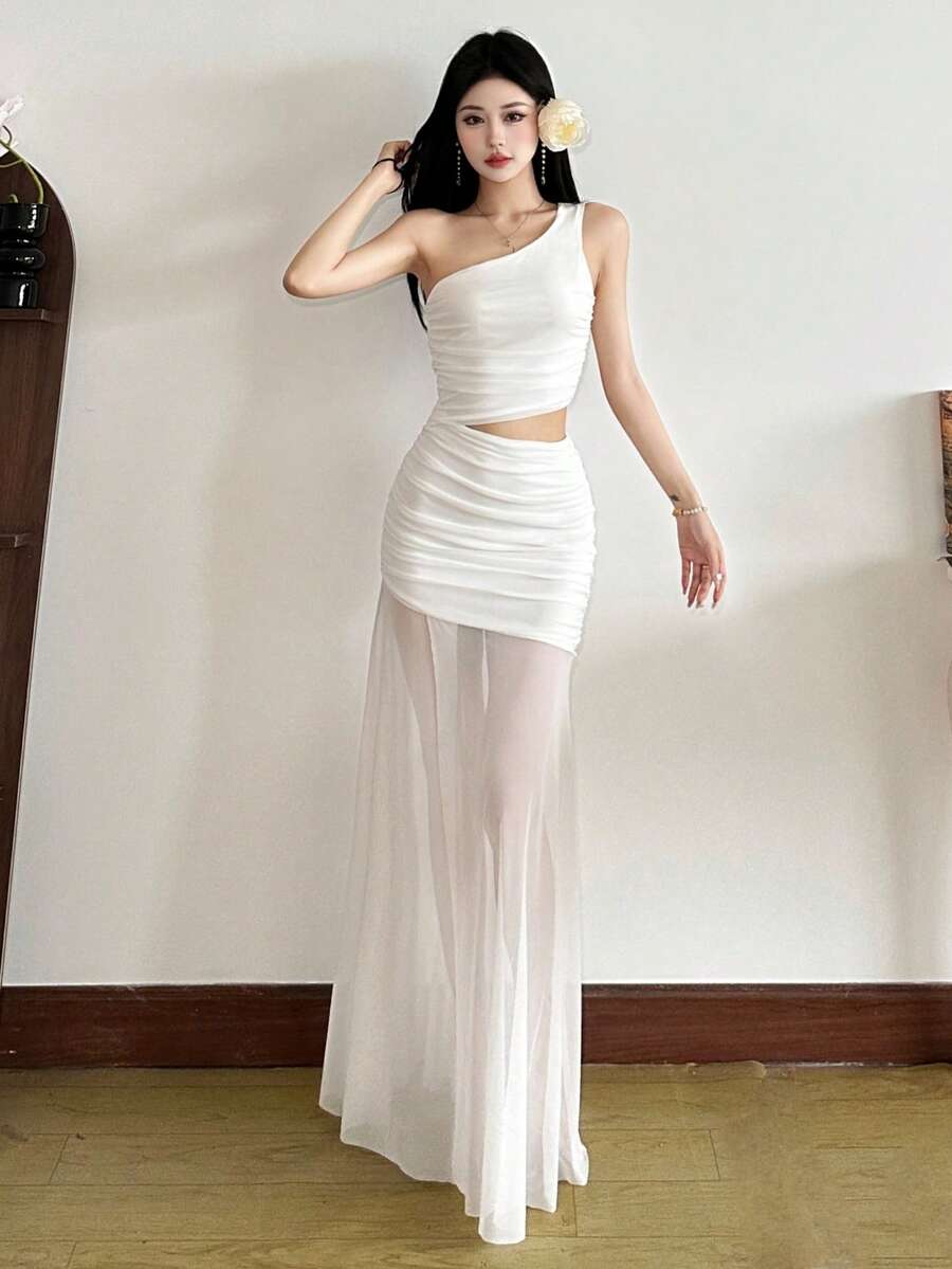 Top Dazzle Solid Color Fitted Fashionable One-Shoulder Asymmetric Sleeveless Dress - White - View 1