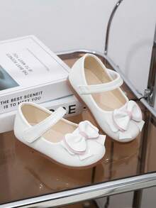Girls Baby Pink Trim Double Layer Bow White Glossy Mary Jane Flat Shoes With Hook And Loop Strap, Suitable For Party Wear - White - View 2