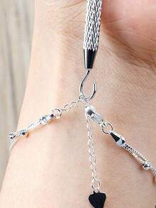 1pc Bracelet Wearing Aid Tool, Clip And Hook Style Available, Suitable For Self-Wearing Bracelet, Holding Photo And Note, Etc., Plastic Layer To Protect Jewelry From Slip And Scratch, Portable And Convenient To Carry, Compatible With Any Jewelry - Jewelry Wearing Tools - View 13