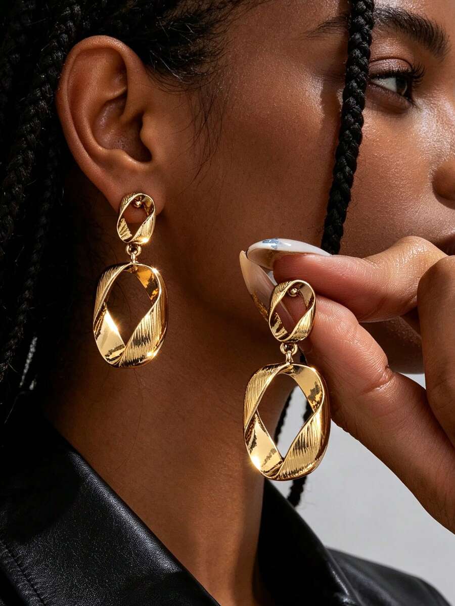 1 Pair European & American Geometric Hollow Asymmetrical Women's Dangle Earrings - Yellow Gold - View 1