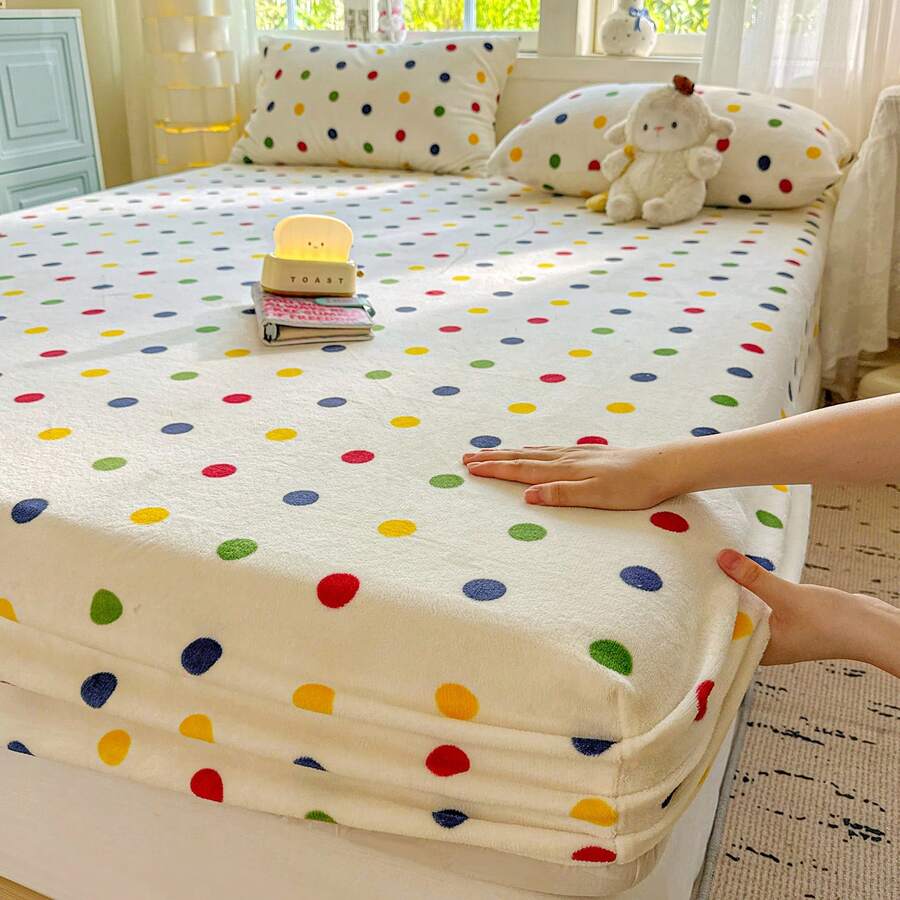 1pc Cartoon Print Flannel Fitted Sheet, Soft & Comfortable, Skin-Friendly & Breathable, Fashionable & Fresh Bedding, Mattress Protector, Suitable For Hotel, Bedroom, Guest Room, Student Dorm, All Seasons - Multicolor - View 1