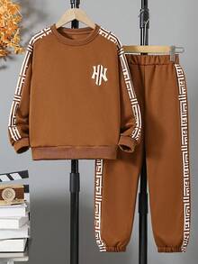 Boys' Autumn/Winter Casual Fashion College Style Khaki Color Patchwork Geometric Pattern Sweatshirt & Long Pants 2 Pieces Set - Coffee Brown - View 1