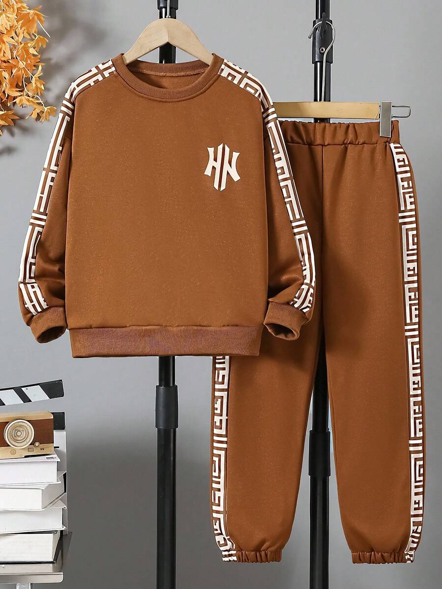 Boys' Autumn/Winter Casual Fashion College Style Khaki Color Patchwork Geometric Pattern Sweatshirt & Long Pants 2 Pieces Set - Coffee Brown - View 1
