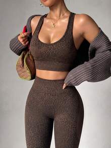 Leopard Print Seamless 2 Pieces Workout Set, High Waist Butt Lifting Leggings & Cropped Sports Bra, Gym Yoga Activewear - Brown - View 2