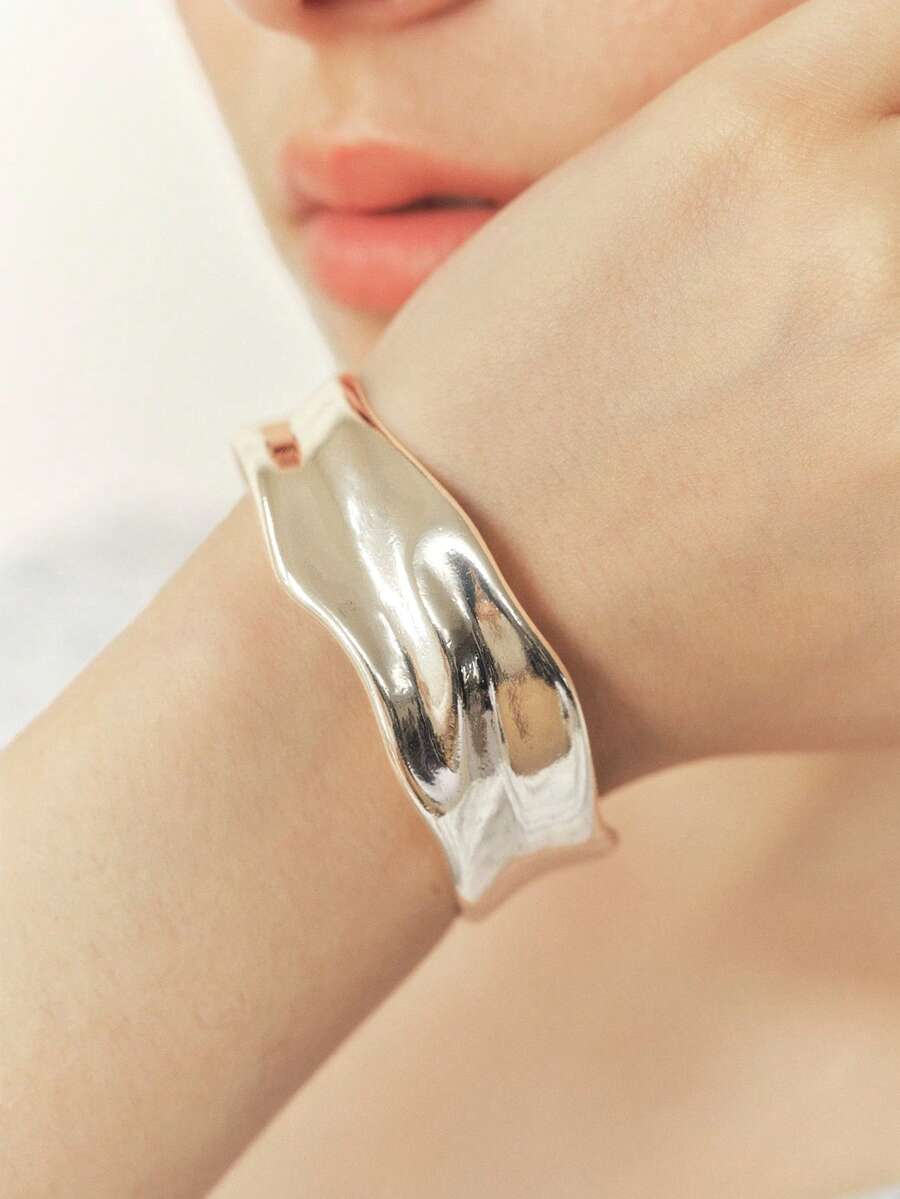Sorayune 1pc Fashionable Jewelry Gold Asymmetrical Geometric Open Cuff Bracelet, Suitable For Holiday, Beach, Party, Daily Wear - Silver - View 1