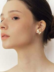 Sorayune 1pair Korean Fashionable Gentle White Ribbon Bowknot Design Earrings For Women With Small Gems, Retro Style - White - View 4