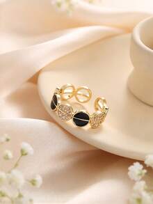 1pc Black & White Round Women's Ring, Versatile Casual Exquisite Creative Finger Ring Suitable For Daily, Party, Wedding Wear - Multicolor - View 2