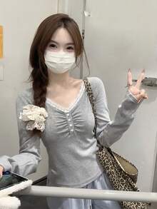 Áo thun dệt kim mặc lót cổ chữ V viền ren cho nữ - Xám - Xem 2