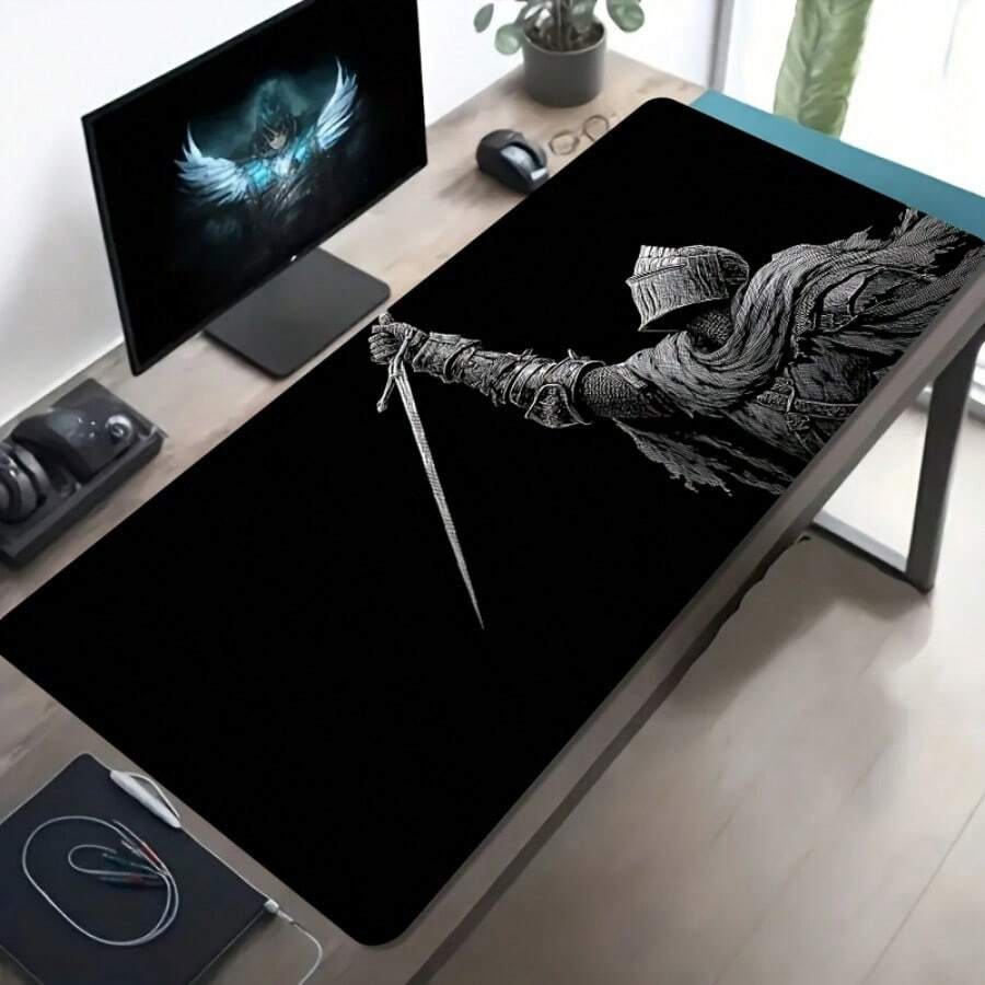 1 قطعة وسادة ماوس ألعاب كبيرة، نمط تفصيلي لوضعية ديناميكية لفارس السيف باللونين الأسود والأبيض، قاعدة مانعة للانزلاق وقابلة للغسل، وسادة مكتب كبيرة الحجم، إكسسوار مكتب، إكسسوار ديكور كمبيوتر، ديكور سطح المكتب، وسادة ماوس ألعاب مقاومة للأوساخ، هدية مثالية للاعبين، وسادة مكتب طويلة جداً، ديكور مكتب عصري وإكسسوار دراسة - مشاهدة 1