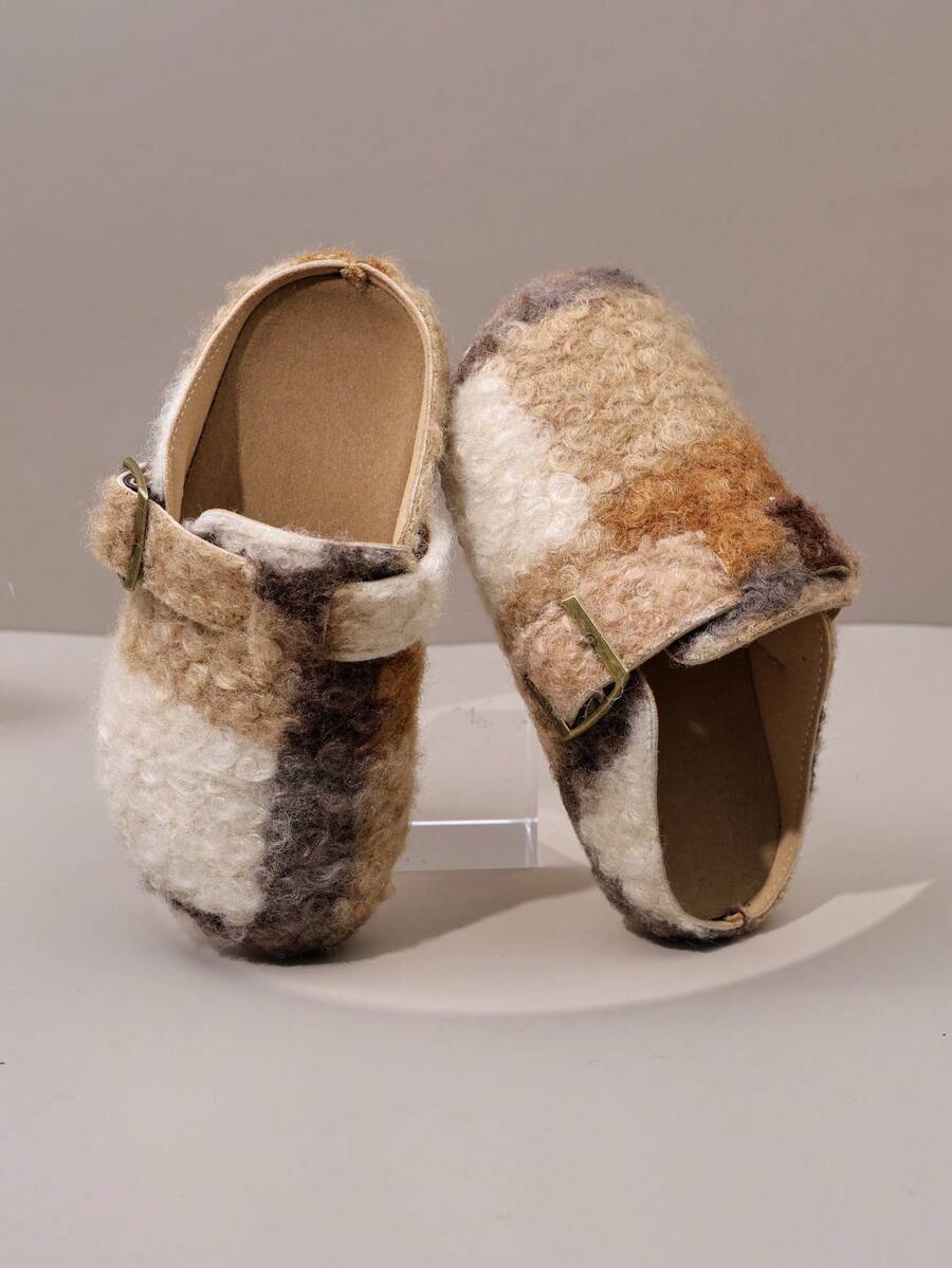 1 Pair Brown Beige Kids Fuzzy Teddy Clogs, Color Block Antique Brass Buckle Slip On Closed Toe Mules, Flat Sole Winter Shoes For Home Daily (Fabric Color Pattern Random) - Beige - View 1