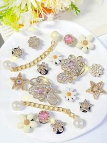 18pcs Gold Base Pink Rhinestone Chain Shoe Charms, Butterfly Heart Four-Point Star Flower Detachable DIY Accessories, Compatible With Perforated Sandals And Slides, Holiday Gift - Gold - View 2