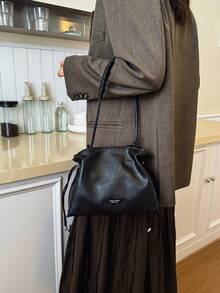 Tas Wanita Bahan PU dengan Motif Huruf Warna Polos, Tas Selempang Bahu Tunggal Multifungsi Kapasitas Besar Gaya Retro untuk Penggunaan Sehari-hari Wanita - Hitam - View 4