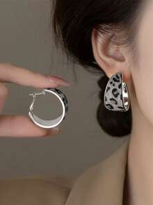 1 Pair Fashion Flocked Leopard Print Hoop Earrings Suitable For Women's Party Wear - Silver - View 3