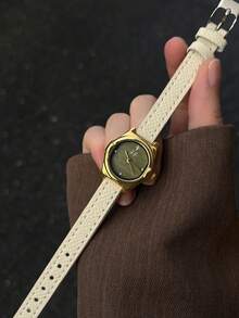 Women's Quartz Watch With Round Green Textured Dial And Adjustable White PU Strap Stylish And Suitable For Everyday Wear - White - View 3