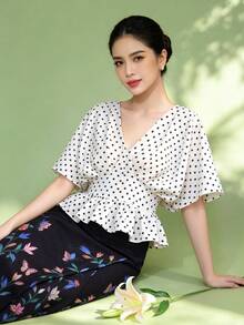 1件女款波點短袖上衣，適合度假、休假、日常穿著、約會 - 白色 - 查看 2