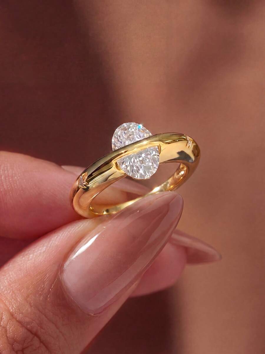 1pc Minimalist Oval Earring, Cubic Zirconia Inlaid Fashionable Delicate Single Hoop, Women's Daily Decoration Gift