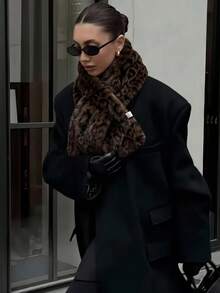 1PC Women's Autumn/Winter Leopard Print Faux Fur Thick Scarf, Street Casual Accessory, Suitable For Parties, Daily Street Wear, Windproof And Warm - Brown - View 2