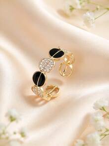 1pc Black & White Round Women's Ring, Versatile Casual Exquisite Creative Finger Ring Suitable For Daily, Party, Wedding Wear - Multicolor - View 3