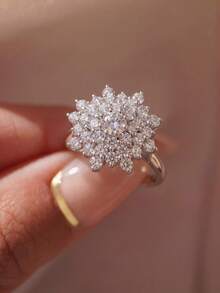 1pc S Size Round Snowflake Rhinestone Ring, Women's Ring, Exquisite And Unique, Suitable For Balls, Gatherings And Parties, Elegant Women's Jewelry Gift - Sparkling Snowflake Ring - View 3