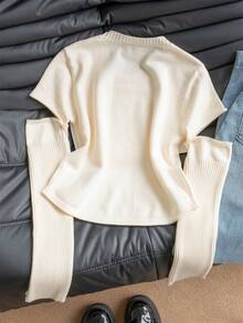 Women's Detachable Sleeve Knit Cropped Top, Round Neck, Side Single-Row Button Ribbed Sleeve, Slim Fit Long Sleeve, 2-In-1 Knit Sweater - Apricot - View 7
