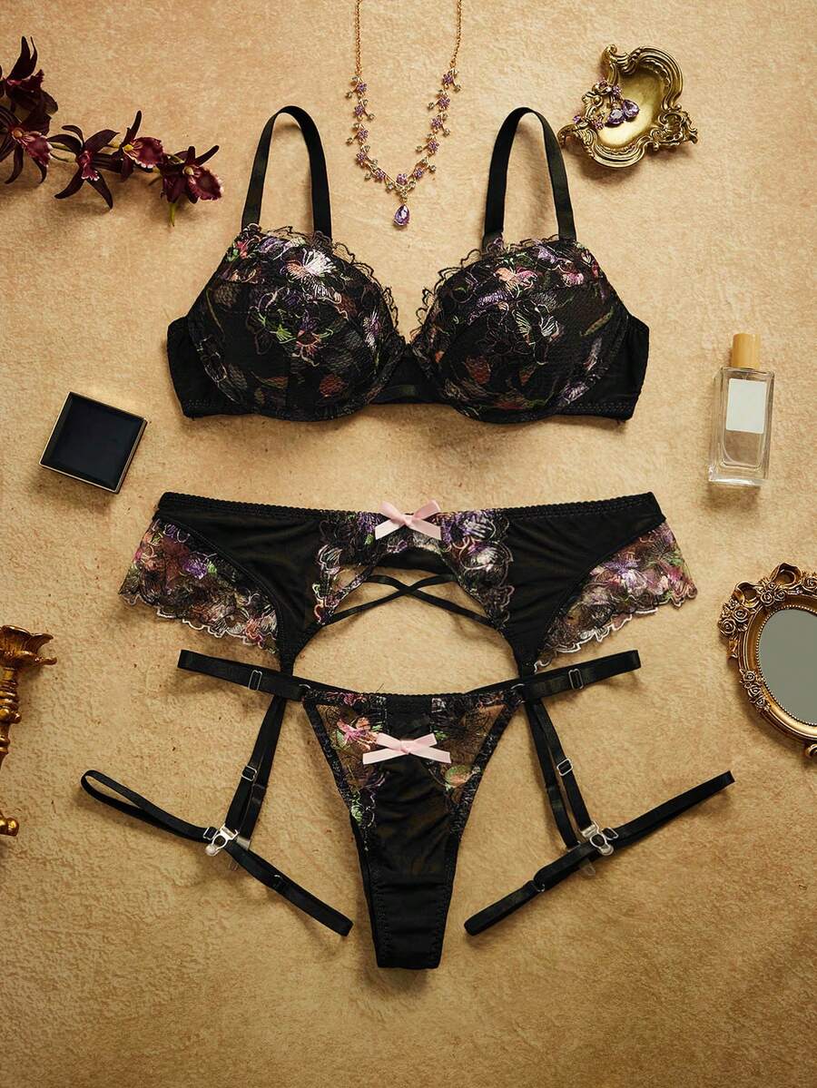 PinupPomp Plus Size Women's Embroidered Lace Underwire Single Layer Bra, Low Waist Thong Panty, Garter Belt, Leg Rings 4pcs Set - Black - View 1