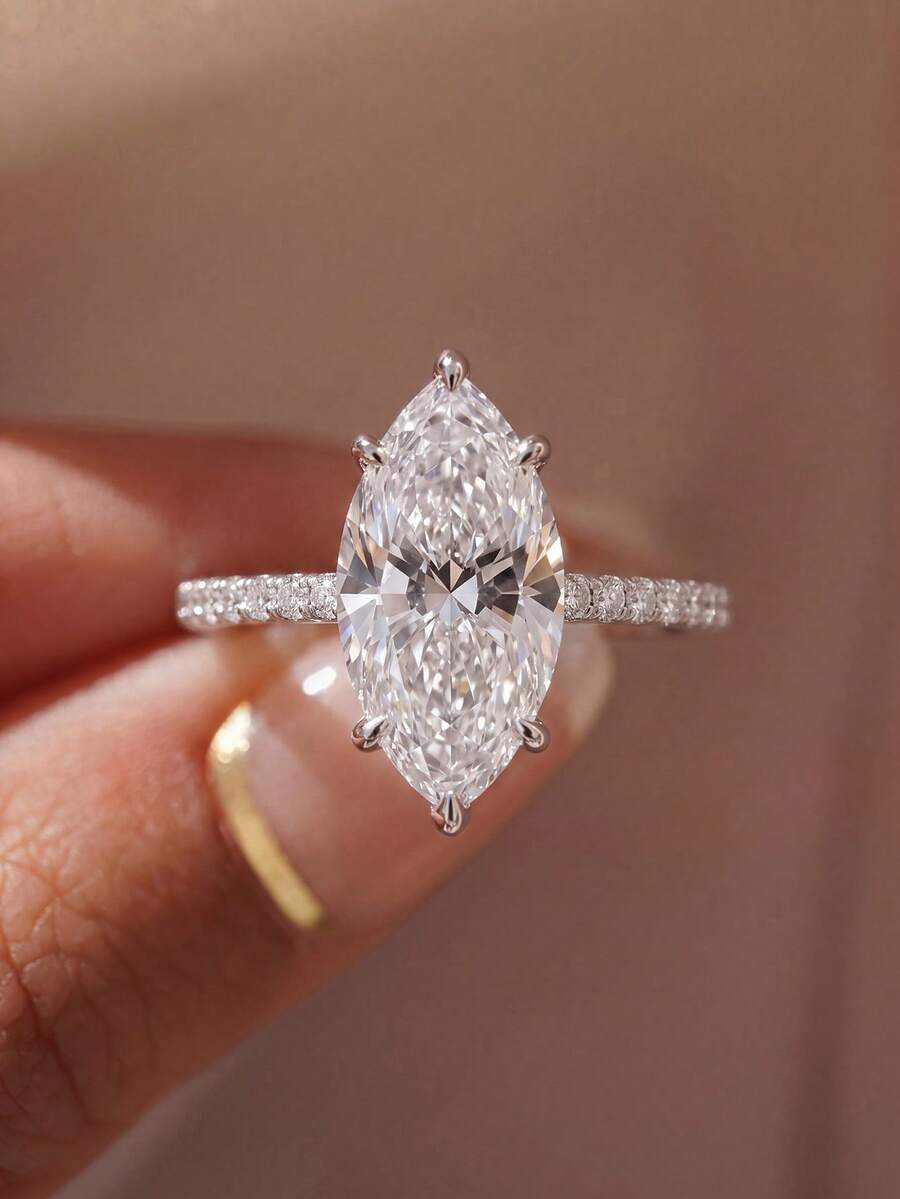 1 Carat Sparkling Oval Engagement Ring/Wedding Ring, Women's Promise Ring/Eternity Ring, Exquisite Jewelry Gift