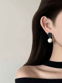 1 Pair French Luxury Contrast Color Geometric Ball Earrings Suitable For Women's Daily Commute Wear - Multicolor - View 4