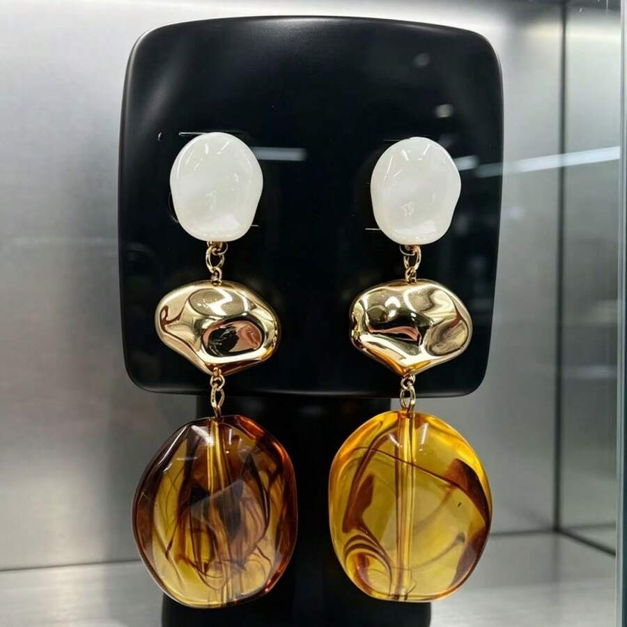 Vintage Bohemian Creamy White Amber Triple-Layer Drop Earrings, Asymmetrical Textured Gold Foil Resin Long Earrings With Atmospheric Vibe - Brown - View 1