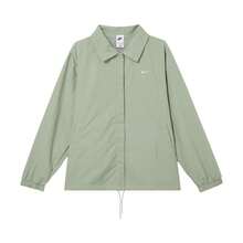 Nike Sportswear Essentials Wanita - Jaket Resleting Serbaguna, Bernapas, dan Melindungi dari Sinar UV - Hijau - View 9