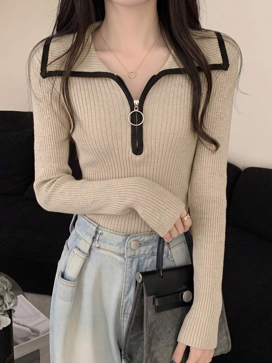 女款撞色半拉鍊領毛衣,修身針織上衣,秋冬款 - 杏色 - 查看 1