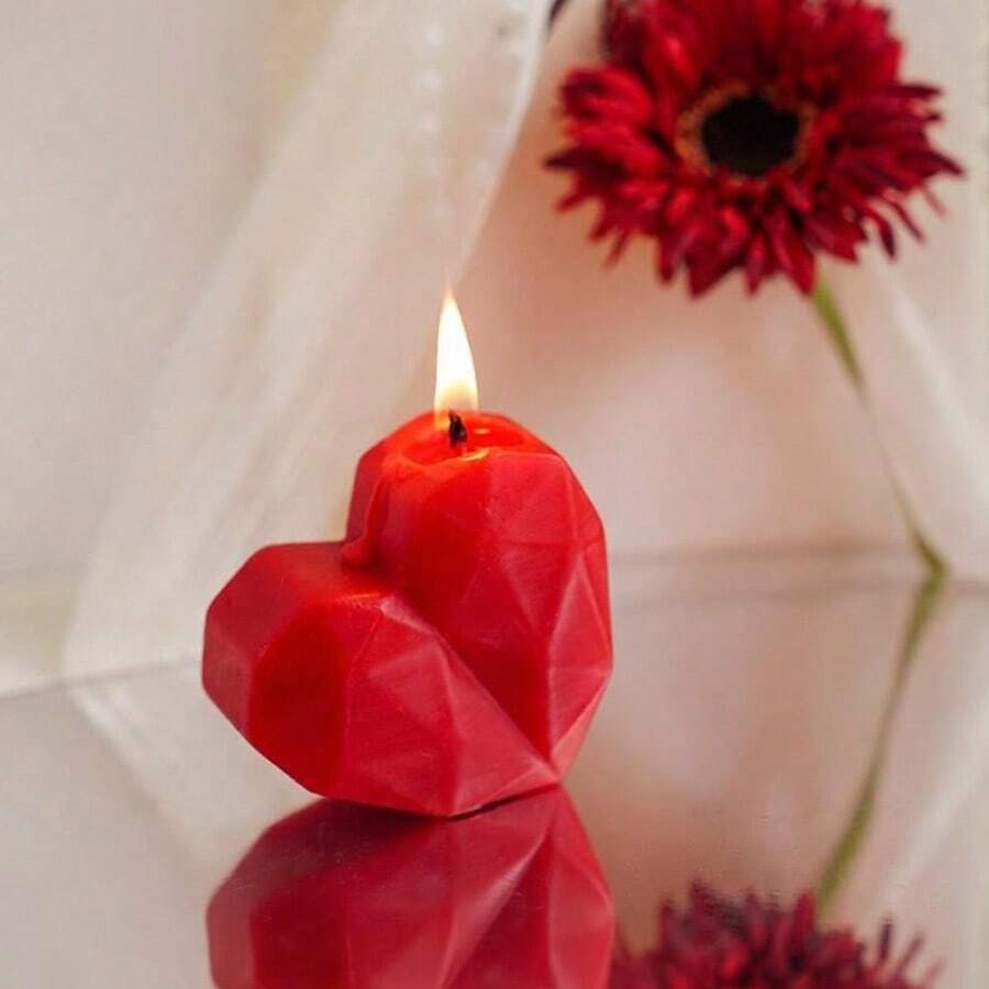 1 Piece Of Heart-Shaped Scented Candle For Atmosphere, A Red Small Gift, Handmade For Valentine's Day And Wedding, A Heart-Shaped Fragrance Candle For A Perfect Gift For Friends. - Multi-color - View 1
