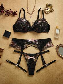 PinupPomp Plus Size Women's Embroidered Lace Underwire Single Layer Bra, Low Waist Thong Panty, Garter Belt, Leg Rings 4pcs Set - Black - View 9