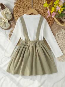 2pcs Girls Toddler Pastoral Mori Style Solid Color Small Stand Collar Ribbed Undershirt With Colorful Knitted Flower Decor Pocket Suspender Dress Set, Spring/Autumn - Olive Green - View 4