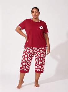 Plus Size Women's Fashionable Wearable Pajamas Loungewear, Patchwork Design, Floral Print Round Neck Short Sleeve Top & 3/4 Length Pants - Red - View 5