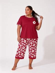 Plus Size Women's Fashionable Wearable Pajamas Loungewear, Patchwork Design, Floral Print Round Neck Short Sleeve Top & 3/4 Length Pants - Red - View 8