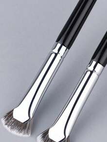 1PC Fan-Shaped Eyelash Brush, Say Goodbye To Clumpy Lashes, Defined And Long Lower Lashes Makeup Brush, Eyebrow And Eyelash Brush - Black - View 5