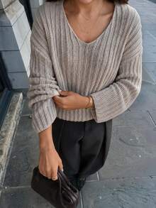 Sweater Rajut Wanita Leher V dengan Pola Rib Diagonal, Bahu Jatuh, Tekstur Tebal, Lengan Panjang, Model Pullover Longgar - Khaki - View 3