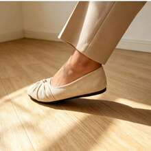 Sepatu Wanita dengan Pita Besar, Lipit, dan Mutiara, Cocok untuk Perjalanan Sehari-hari, Liburan, Pernikahan, Kantor, dan Rumah. - Aprikot - View 2