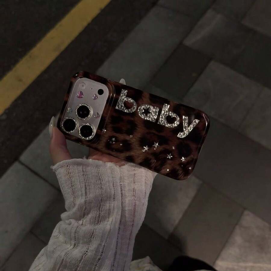 Casing Ponsel Mewah Berhiaskan Berlian Imitasi Motif Macan Tutul & Kura-kura, Huruf & Bintang, Kompatibel dengan iPhone 18 Pro Max, Apple 17 Pro, 16 Baru, 15 Jendela Besar, 17 Wanita, 18 Niche Kelas Atas, Casing Pelindung Anti Jatuh Kreatif, Cocok untuk Burgundy 18 Pro Max - Bayi belang - View 1
