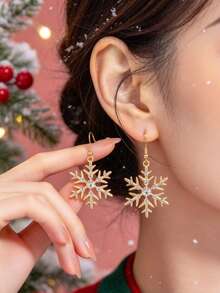 European And American Style Minimalist Christmas Snowflake Earrings, Suitable For Holiday Party Wear - Gold - View 7