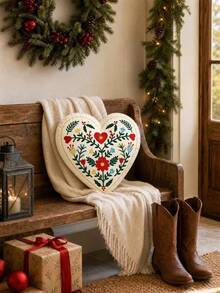 Christmas Heart-Shaped Throw Pillow, Floral Wreath Cushion With Red Holly Berries, Suitable For Sofa, Bedroom, Holiday Home Decor - Multicolor - View 2